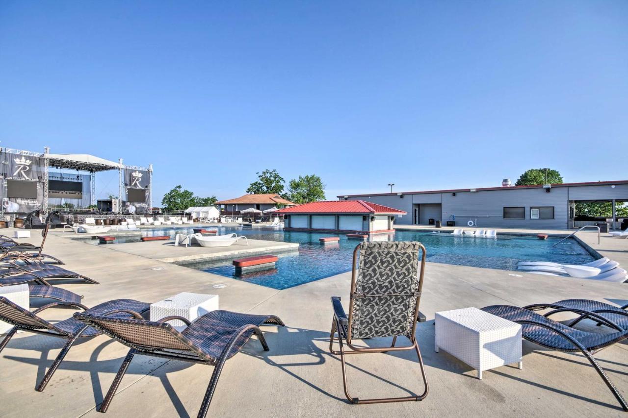 Ozarks Vacation Rental Condo With Lake View! Экстерьер фото